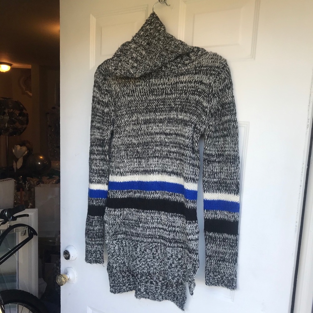 Romeo + Juliet couture turtleneck dress size S